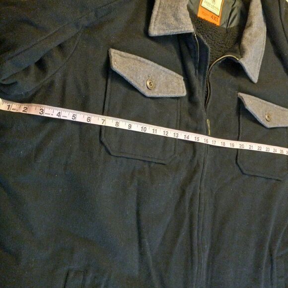 Legendary Whitetails Black and Gray 4X Jacket - Picture 4 of 12